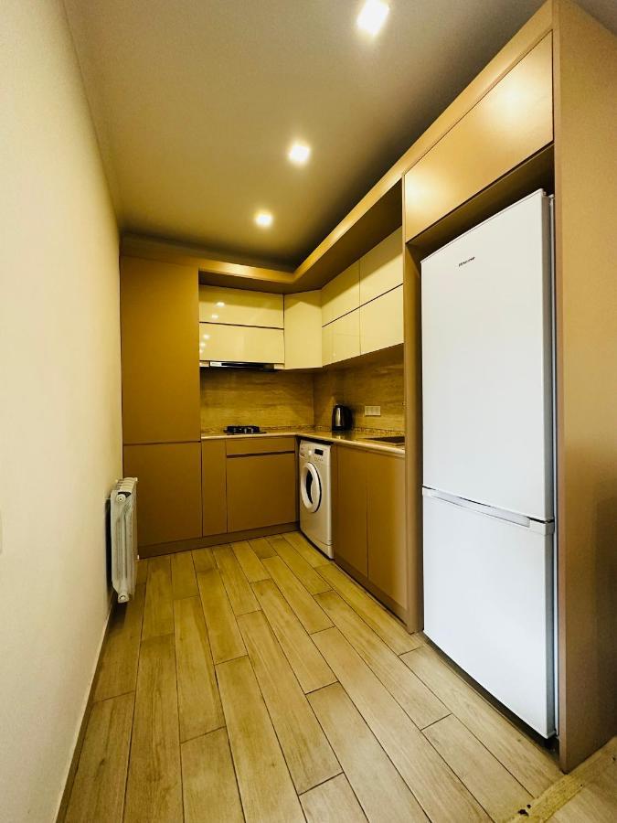 Suite Apartment On Pushkin Street Yerevan Exterior photo