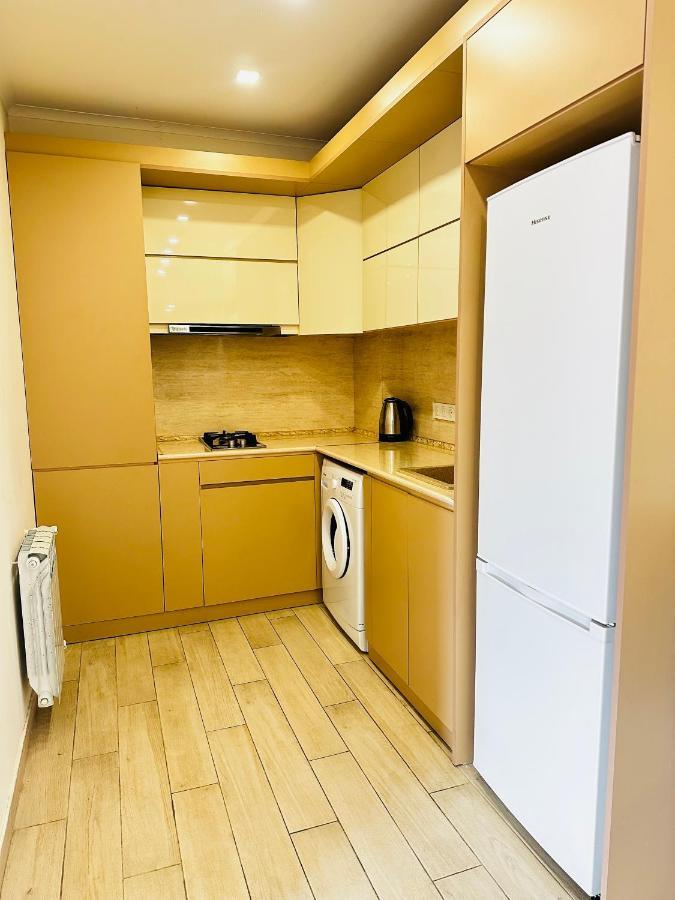 Suite Apartment On Pushkin Street Yerevan Exterior photo
