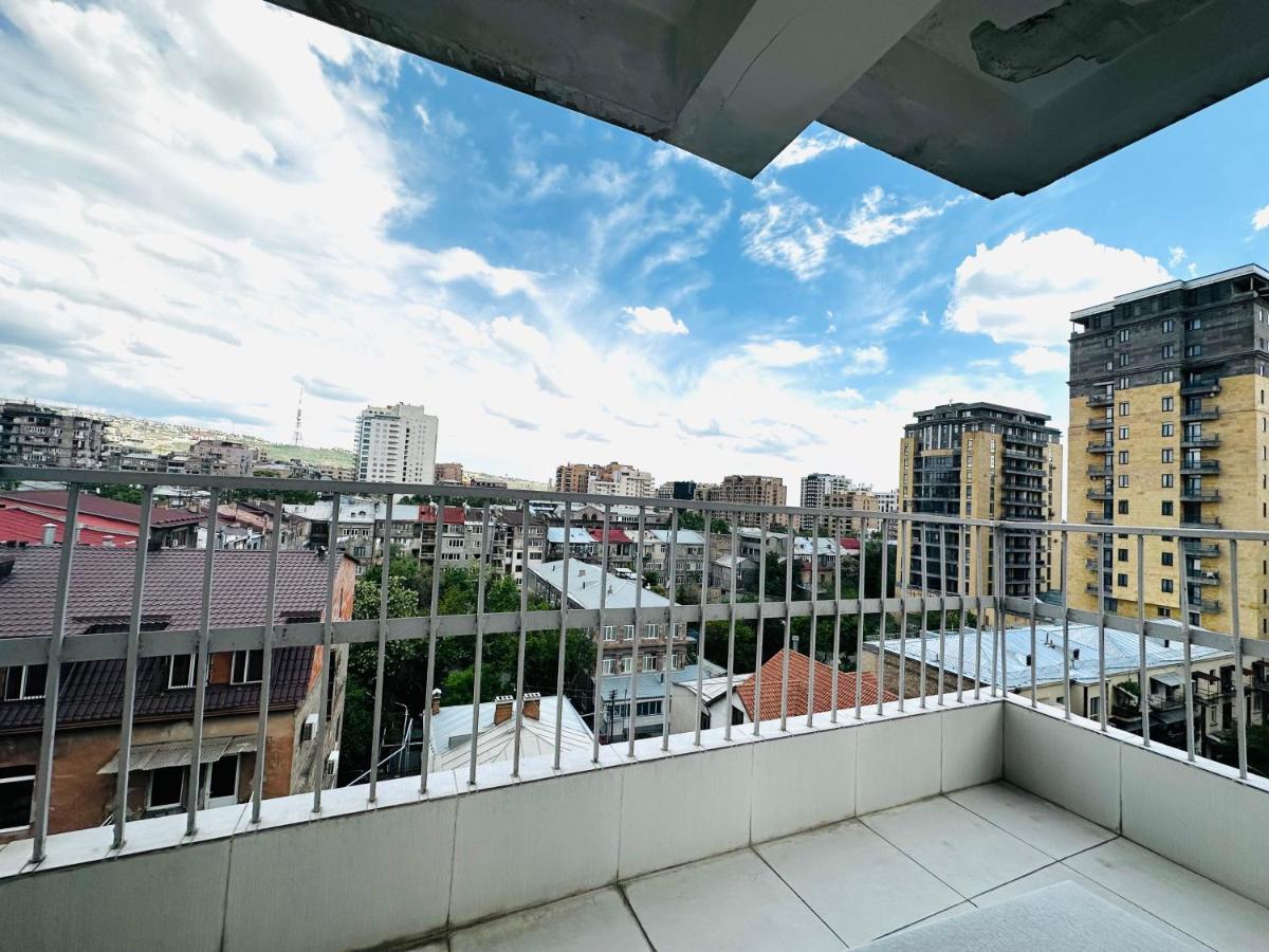 Suite Apartment On Pushkin Street Yerevan Exterior photo